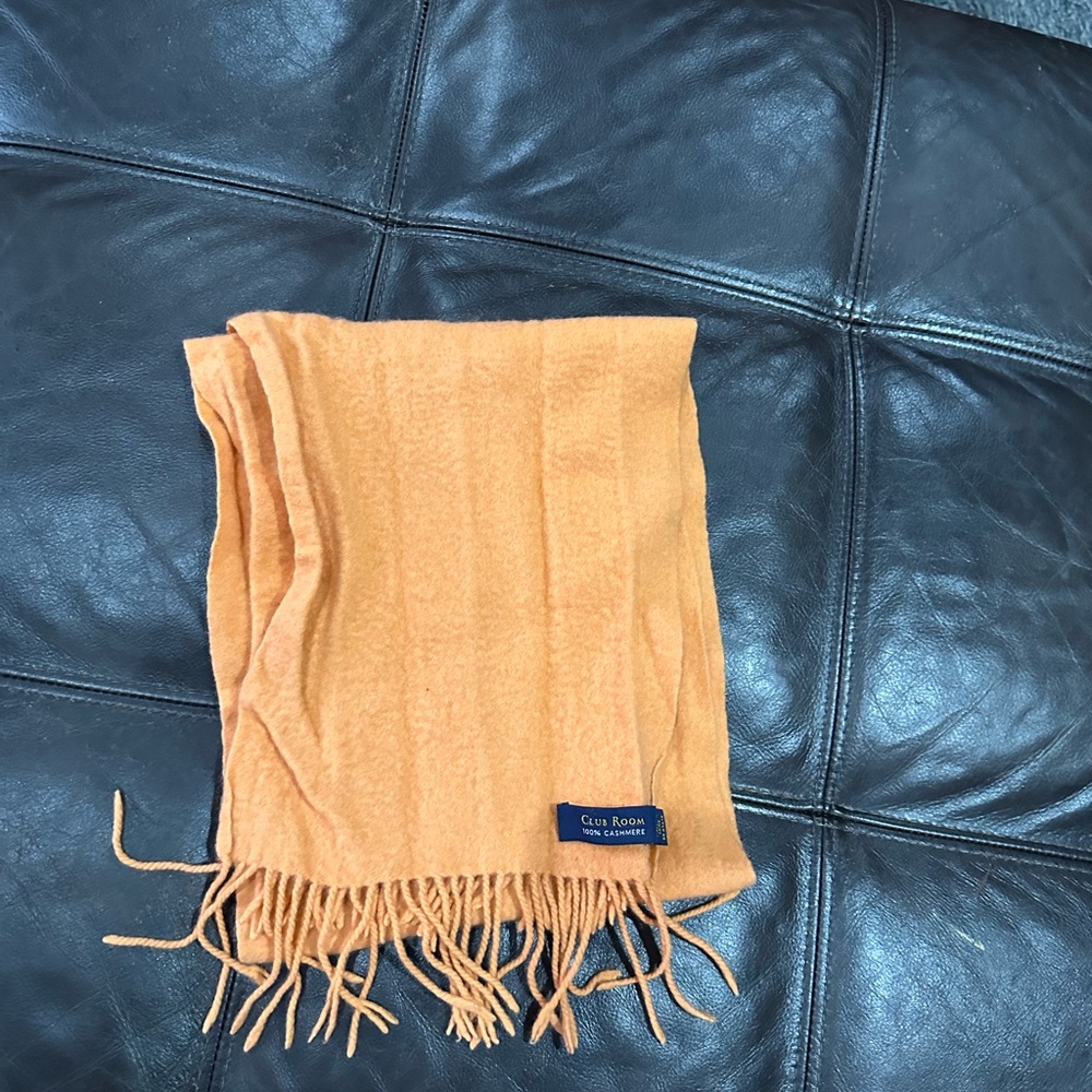 Club Room 100% cashmere rectangular scarf